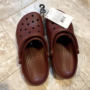 CROCS - NWT  Maroon (Mens 6/Womens 8)